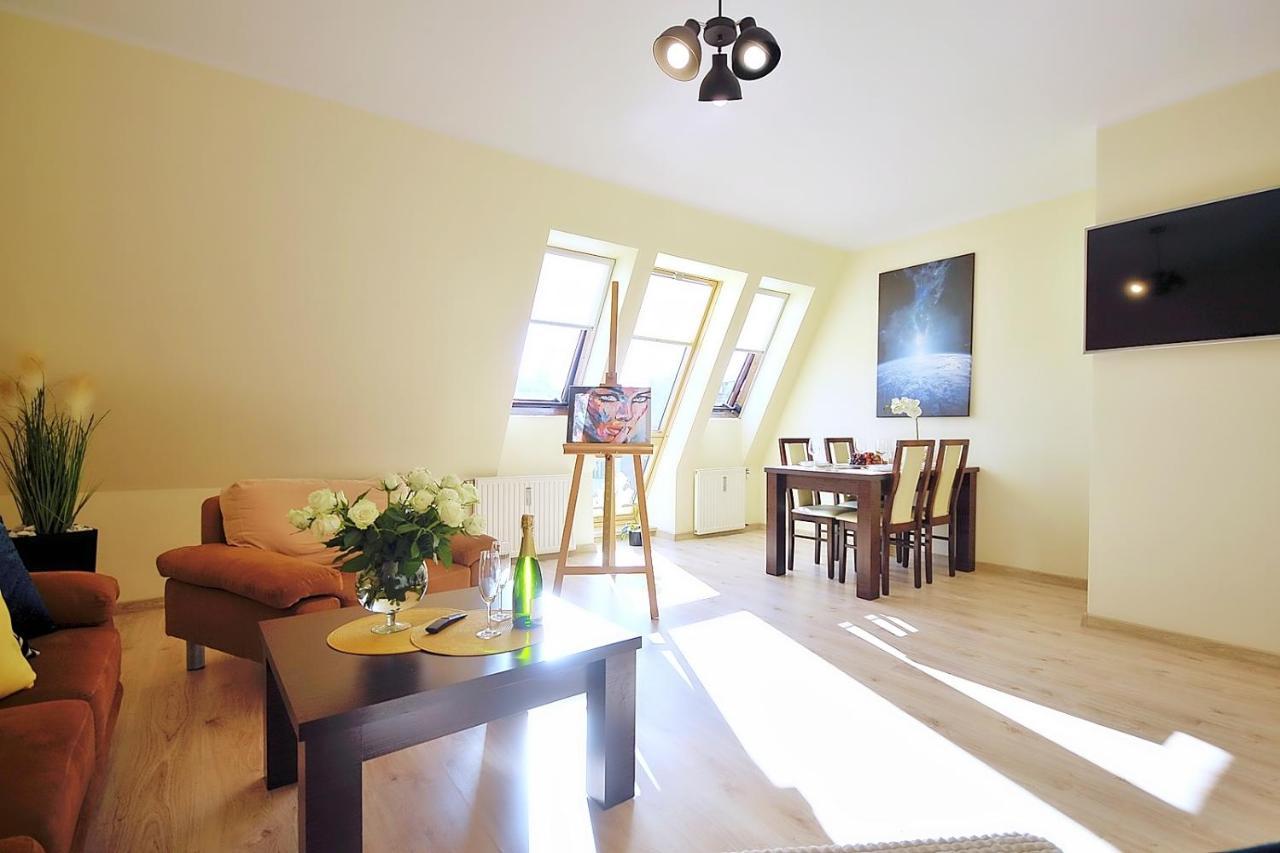 50 M Do Plazy Thobruk Apartamenty Piekna Dama Z Kolobrzegu Exterior photo