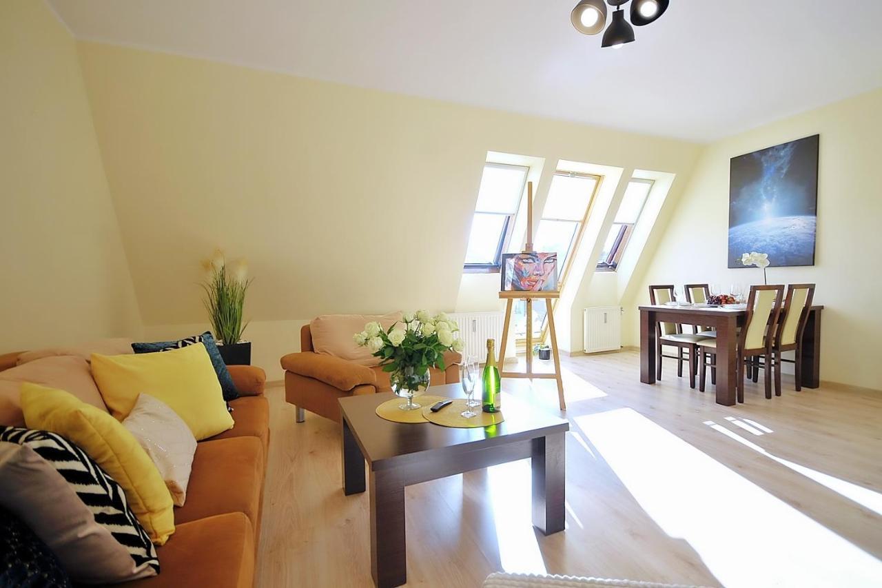 50 M Do Plazy Thobruk Apartamenty Piekna Dama Z Kolobrzegu Exterior photo
